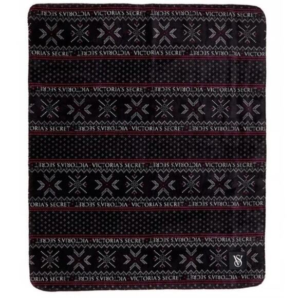 New Victoria's Secret Cozy Sherpa Throw Blanket Black Red Snowflakes Holiday Sof - Picture 1 of 5